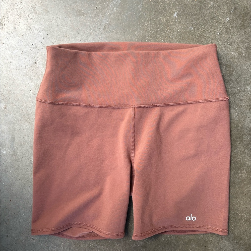 ALO Airbrush Hazelnut Biker Shorts 5 Inch - Large